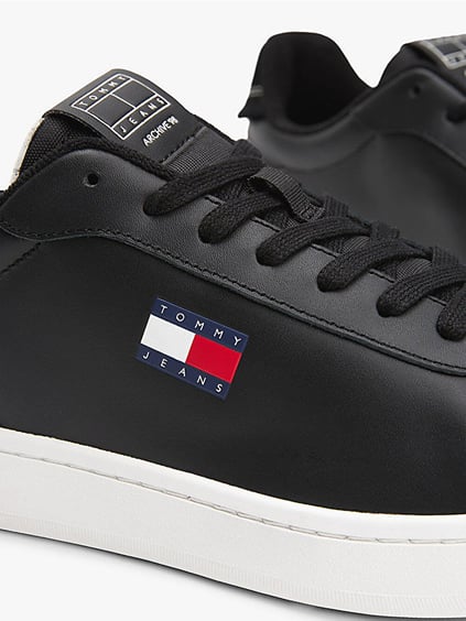 TOMMY HILFIGER Tommy Hilfiger Erkek Düşük Bilekli Logo Bayraklı Deri Siyah Sneaker EM0EM01596-BDS