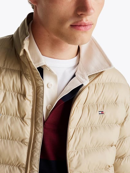 TOMMY HILFIGER Tommy Hilfiger Erkek Kapitoneli Regular Fit Kapüşonlu Şişme Bej Ceket MW0MW37634-RBT
