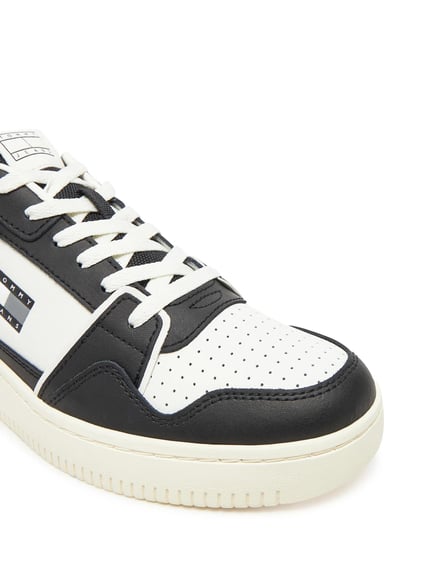 TOMMY HILFIGER Tommy Hilfiger Erkek Orta Bilekli Nefes Alabilen Üst Yüzeyli Bayrak Logolu Siyah Sneaker EM0EM01610-BDS