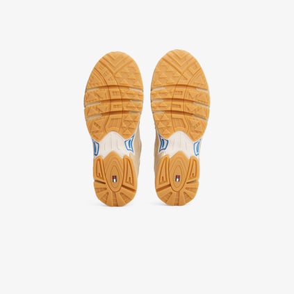 Tommy Hilfiger Tommy Hilfiger Erkek Süet Detaylı Rahat Orta Tabanlı Logo İşlemeli Bej Sneaker EM0EM01593-AB9