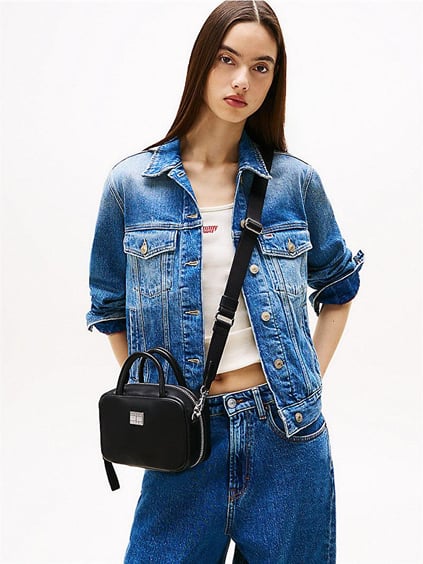 TOMMY HILFIGER Tommy Hilfiger Kadın Ayarlanabilir ve Çıkarılabilir Omuz Askılı İçi Fermuar Bölmeli Siyah Omuz Çantası AW0AW17294-BDS