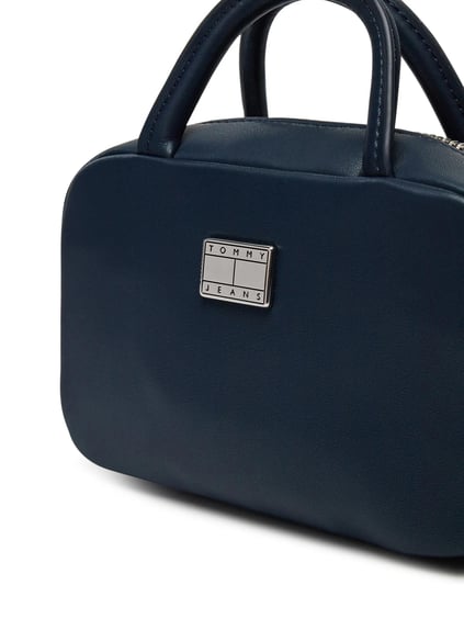 TOMMY HILFIGER Tommy Hilfiger Kadın Ayarlanabilir ve Çıkarılabilir Omuz Askılı İçi Fermuar Bölmeli Lacivert Omuz Çantası AW0AW17294-C1G