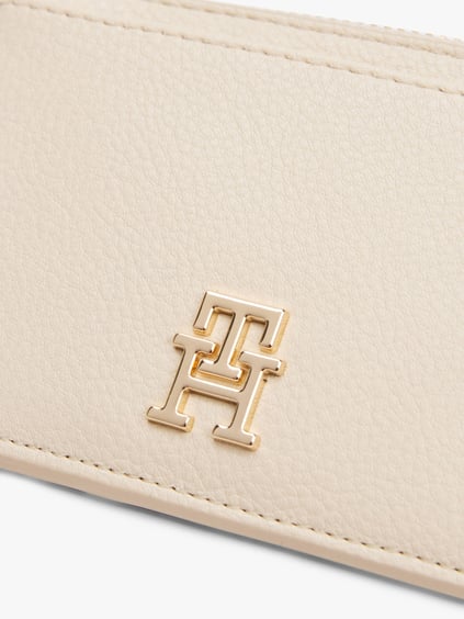 TOMMY HILFIGER Tommy Hilfiger Kadın Dokulu Yüzey Dış Kartlık Bölmeli Fermuarlı Kapamalı Bej Cüzdan AW0AW17481-ACI