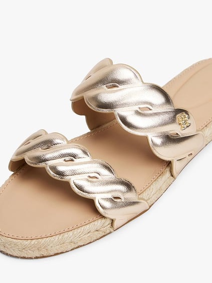 TOMMY HILFIGER Tommy Hilfiger Kadın Düz Taban Hakiki Deri Gold Sandalet FW0FW08670-0HS