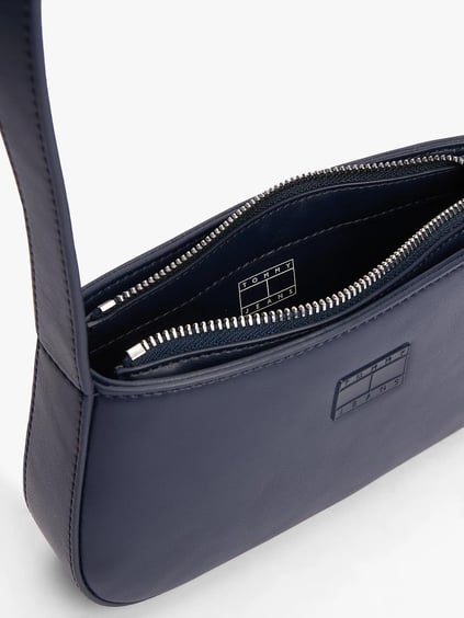 Tommy Hilfiger Tommy Hilfiger Kadın Fermuar Kapamalı Kısa Askılı Deri Lacivert Omuz Çantası AW0AW16966-C1G