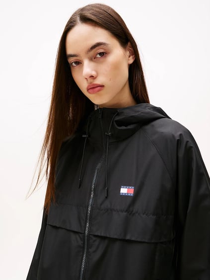 TOMMY HILFIGER Tommy Hilfiger Kadın Göğüste Tommy Rozeti İki Bel Cebi Kapşonlu Siyah Ceket DW0DW20672-BDS