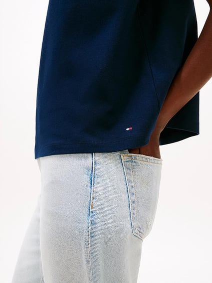 TOMMY HILFIGER Tommy Hilfiger Kadın Kısa Kol Regular Fit Pamuklu Tommy Hilfiger Yazı Desen Lacivert T-Shirt WW0WW46113-C1G