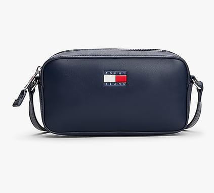 TOMMY HILFIGER Tommy Hilfiger Kadın Marka Logolu Ayarlanabilir Omuz Askılı Lacivert Omuz Çantası AW0AW17290-C1G