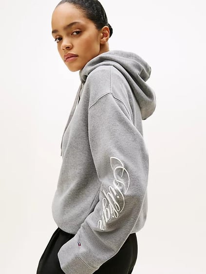 Tommy Hilfiger Tommy Hilfiger Kadın Normal Kalıp Kolu Logo İmzalı Kapüşonlu Pamuklu Uzun Kollu Gri Sweatshirt WW0WW46127-P61