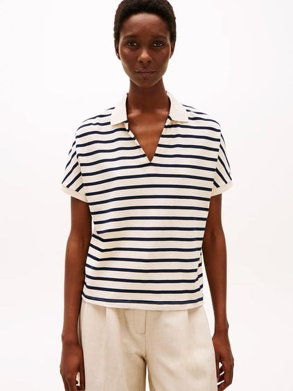 TOMMY HILFIGER Tommy Hilfiger Kadın V Yaka Kısa Kol Pamuklu Standart Boy Bej-Lacivert Polo Yaka T-Shirt WW0WW44512-0FC