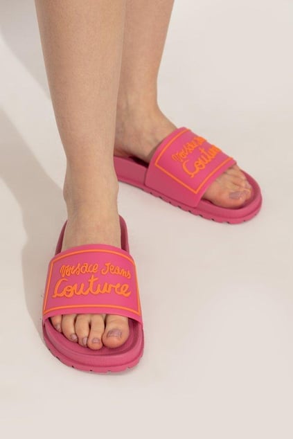 Versace Versace Kadın Logo Desenli Ön Yüzey Oluklu Kauçuk Rahat Taban Pembe Terlik 78VA3SQ271352-494