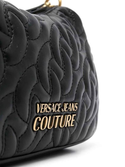 Versace Versace Kadın Siyah Üzerine Gold Marka Logolu Desenli Ayarlanabilir Zincir Askılı Siyah Omuz Çantası 75VA4BA7ZS803-899
