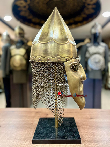 Pers Savaş Miğferi