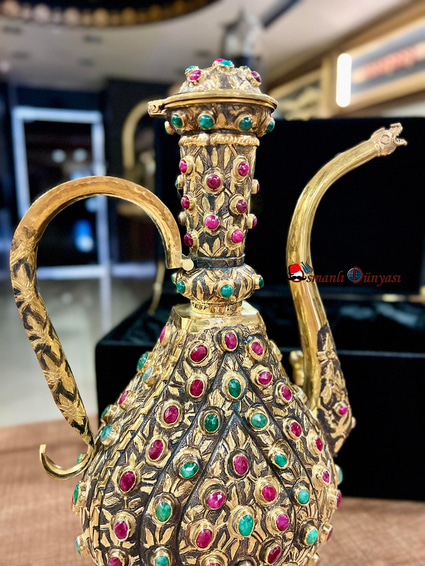 Sarayın Hazinesi Sultanların Yassı İbriği