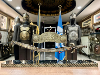 Sultan Alparslan'ın Kurtbaşlı Kılıcı