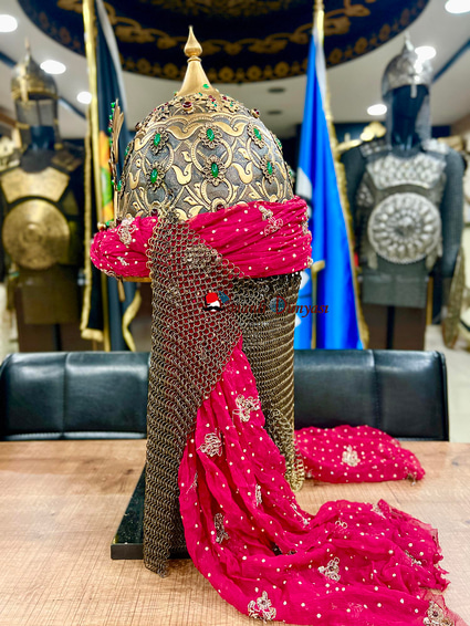 Sultan IV. Murad Han'ın Miğferi: Güç, İhtişam ve Sanatın Buluştuğu Tarihi Miras