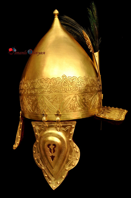 TOPKAPI SARAY MÜZESİ TÜRK MİĞFERİ