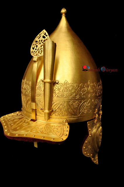 TOPKAPI SARAY MÜZESİ TÜRK MİĞFERİ
