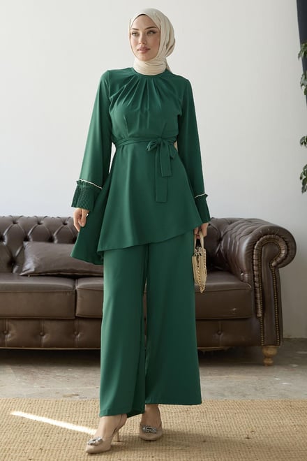 Pleated Sleeve Belted Emerald Green Two-Piece Suit
