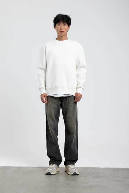 Beyaz Bisiklet Yaka Basic Şardonlu Sweatshirt