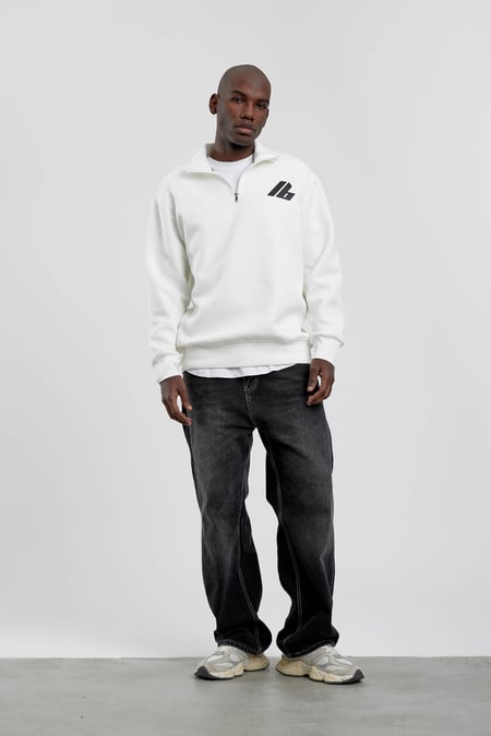 Beyaz Good Yazılı Yarım Fermuarlı Sweatshirt