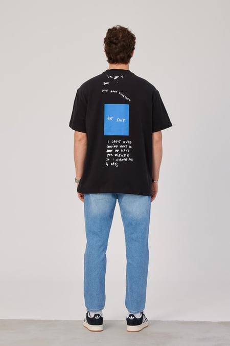 Karışık Yazılı Siyah Tshirt