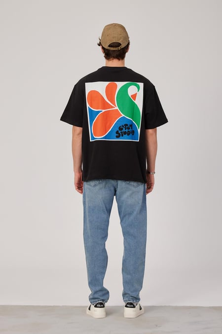 Renkli Baskılı Siyah Tshirt