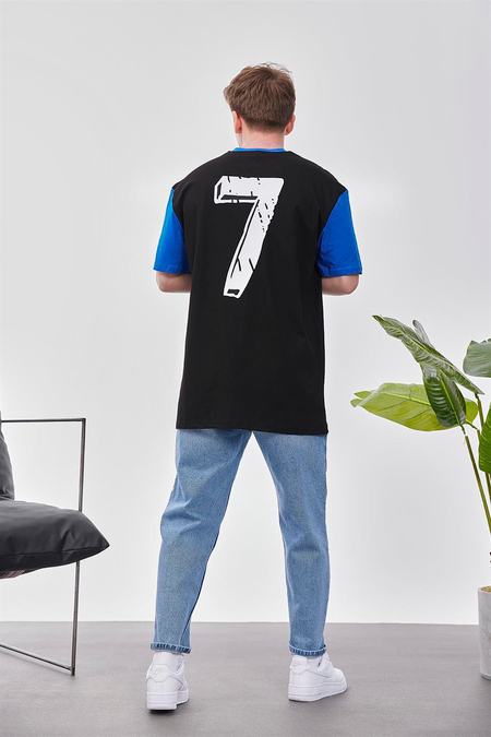 7 Baskılı Siyah Tshirt
