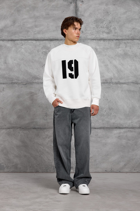 Beyaz 19 BASKILI OVERSIZE SWEATSHIRT