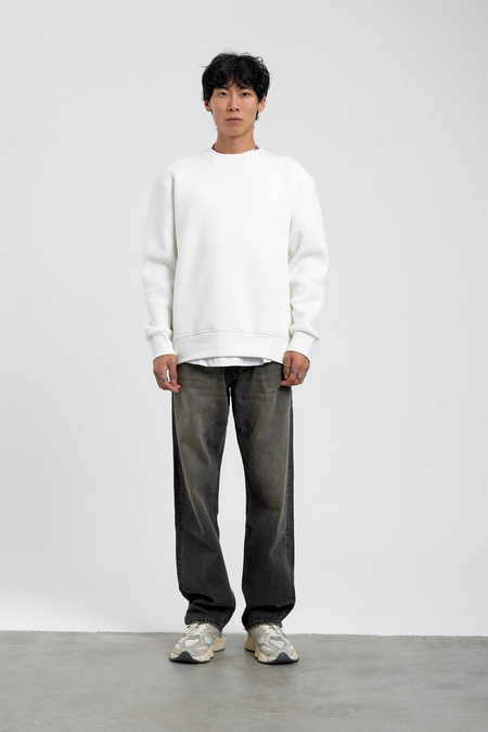Beyaz Bisiklet Yaka Basic Şardonlu Sweatshirt
