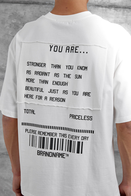 Beyaz Brand Etiketli Oversize Tshirt
