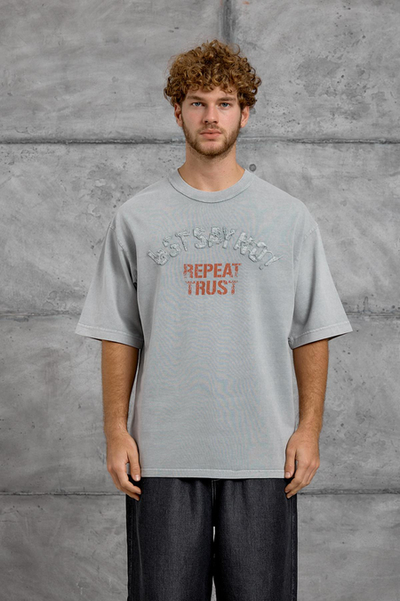 Gri HARF DİKİŞLİ YIKAMALI OVERSIZE TSHIRT