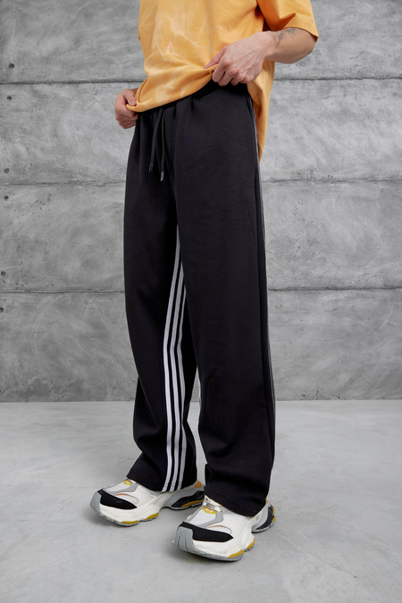 Siyah Dikiş Detaylı Baggy Eşofman Altı