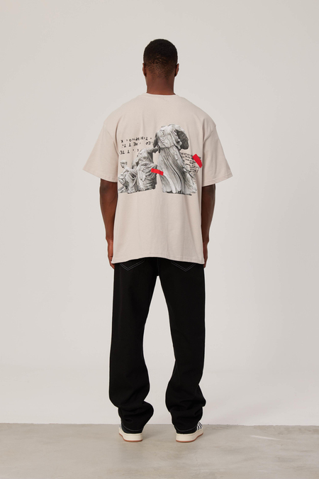 Statue Baskılı Krem Tshirt