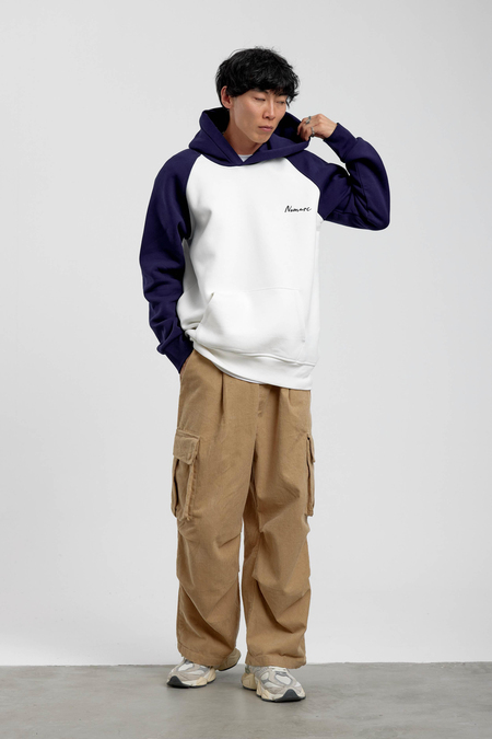 Beyaz Lacivert Kollu Kapüşonlu Sweatshirt