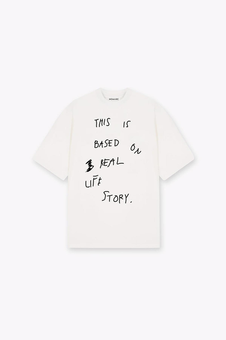 Önü Yazılı Beyaz Tshirt
