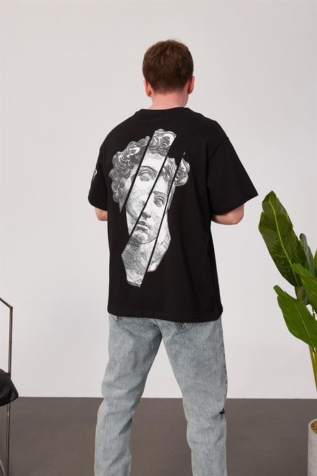 Parçalı Heykel Baskılı Siyah Tshirt