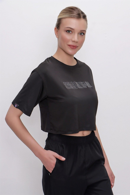tshirt-bisiklet-yaka-crop-d5232d.jpg