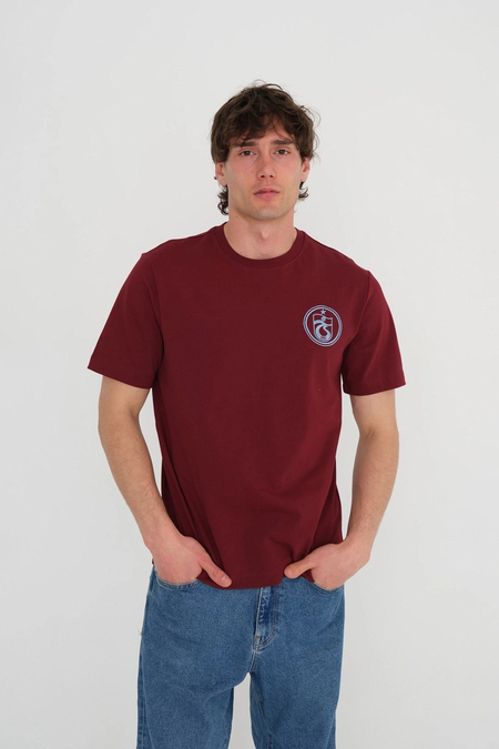 TSHIRT GÖĞSÜ ÇEMBER NAKIŞLI