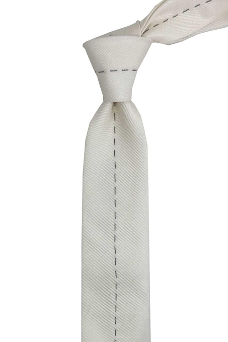 5.8 cm Beyaz Çizgi Pano Desen İpek Kravat İK2317