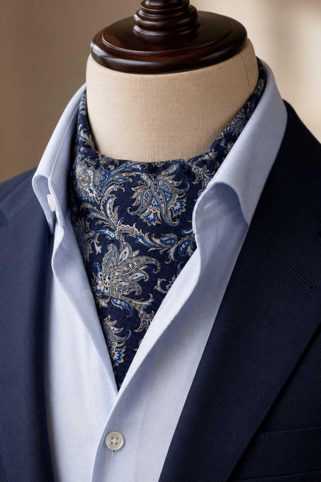 Beyaz Lacivert Şal Desen İtalyan İpek Ascot Kravat SAC138