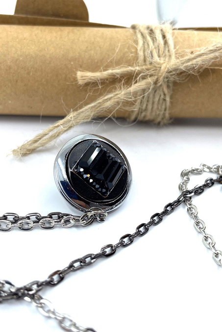 Gümüş Renk Siyah Taşlı Ceket Yaka İğnesi YI386