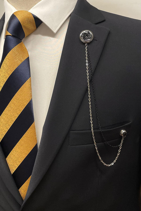 Gümüş Renk Siyah Taşlı Ceket Yaka İğnesi YI389