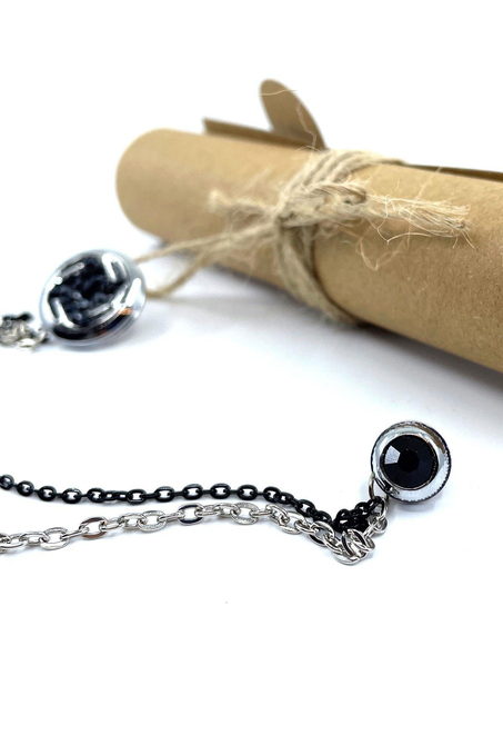 Gümüş Renk Siyah Taşlı Ceket Yaka İğnesi YI389