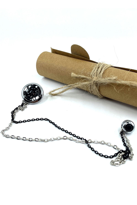 Gümüş Renk Siyah Taşlı Ceket Yaka İğnesi YI390