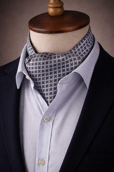 Kare Desen Gri İtalyan İpek Ascot Kravat SAC28