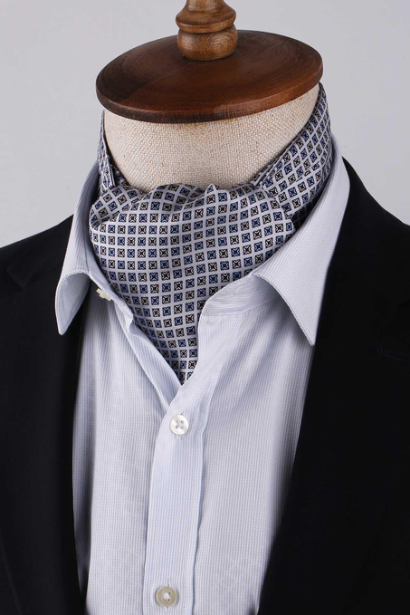 Kare Desen Gri İtalyan İpek Ascot Kravat SAC28