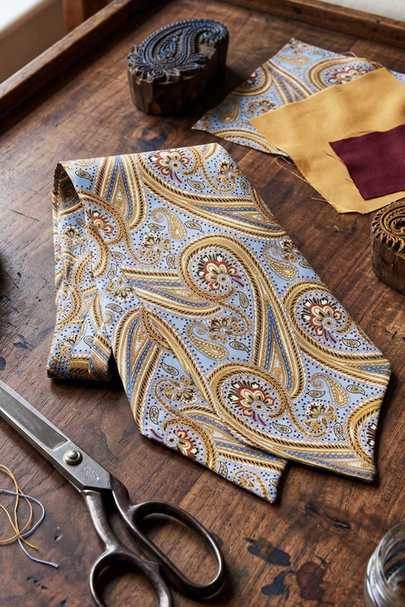 Şal Desen Açık Mavi İtalyan İpek Ascot Kravat SAC44