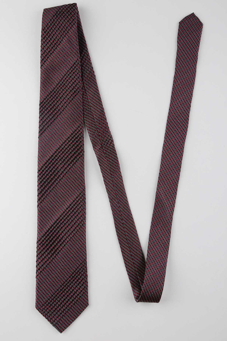 Siyah Kırmızı Küçük Desen İtalyan İpek Piliseli Kravat EST222
