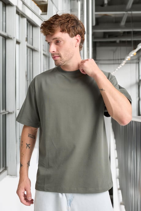 İki İplik Kumaş Pamuklu Bisiklet Yaka Basic Oversize Erkek T-Shirt - Avcı Yeşili